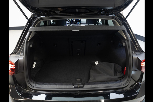 Volkswagen Golf 1.5 eHybrid Life Edition 204pk |  Pano-dak| 18'LM-velgen | extra getint glas| dode hoek spiegel