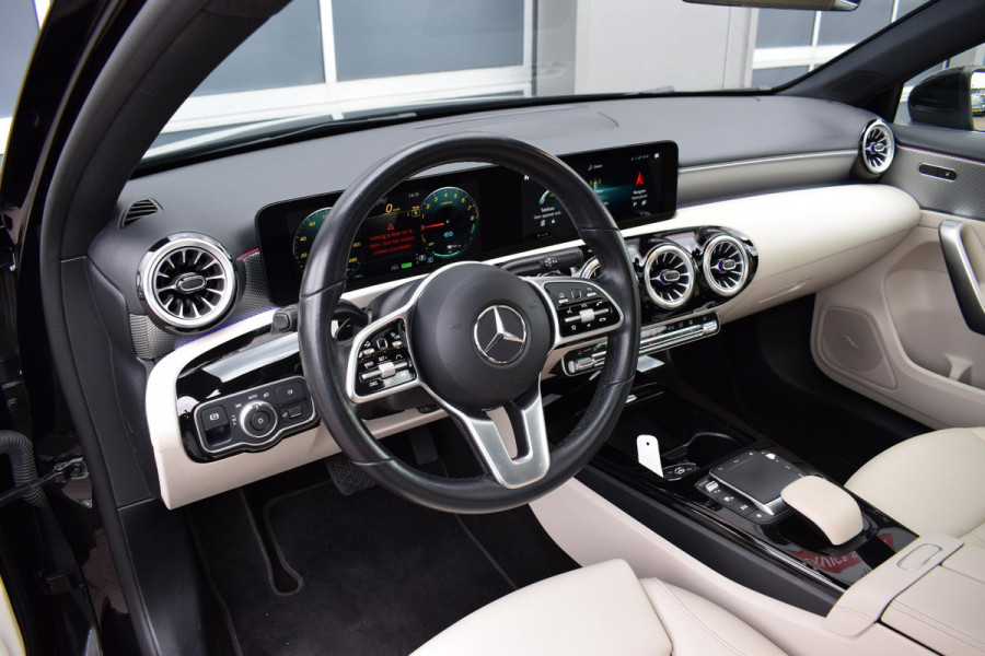 Mercedes-Benz A-Klasse 250 e Business Solution Luxury Limited | Pano | Leer | Burmester | Stoelverwarming