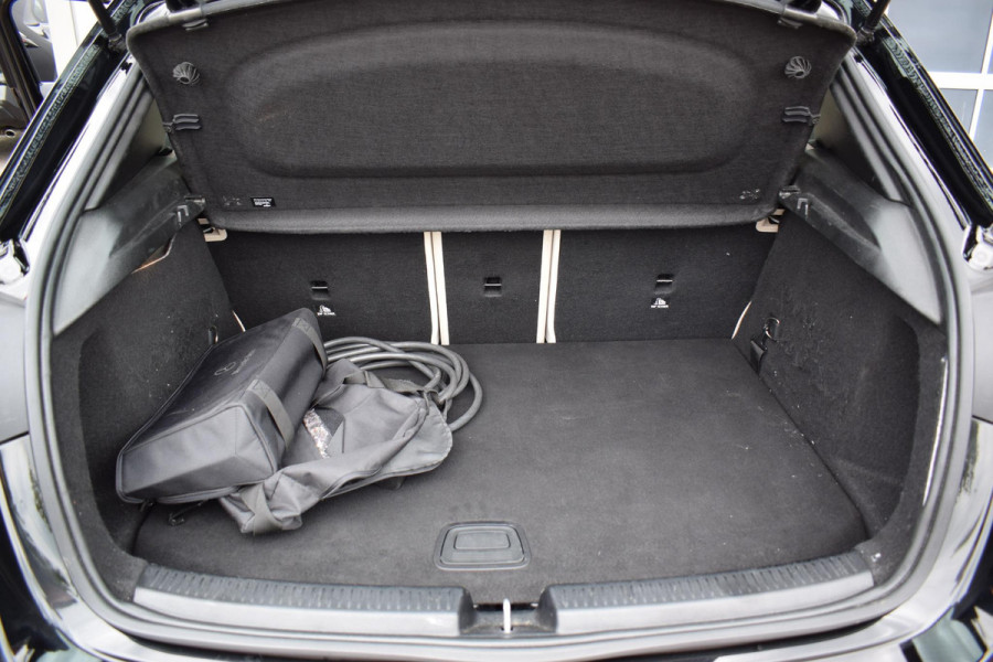 Mercedes-Benz A-Klasse 250 e Business Solution Luxury Limited | Pano | Leer | Burmester | Stoelverwarming