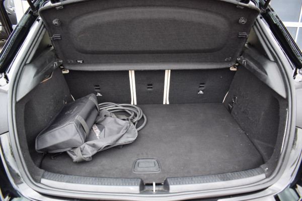 Mercedes-Benz A-Klasse 250 e Business Solution Luxury Limited | Pano | Leer | Burmester | Stoelverwarming
