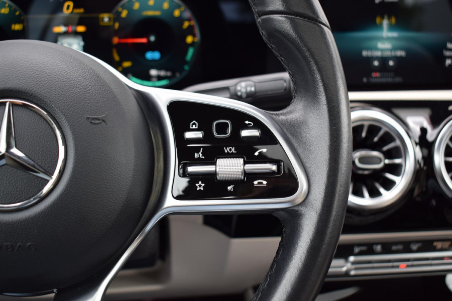 Mercedes-Benz A-Klasse 250 e Business Solution Luxury Limited | Pano | Leer | Burmester | Stoelverwarming