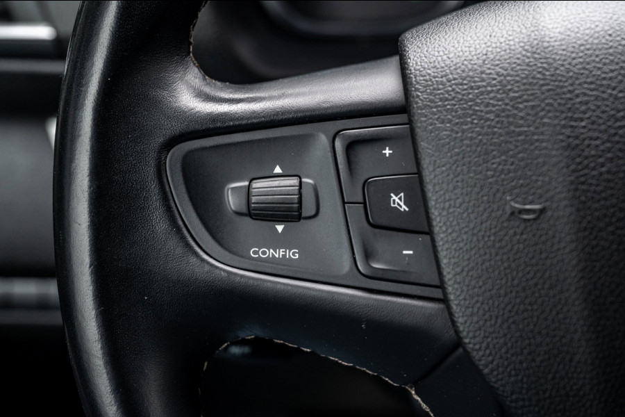 Peugeot e-Expert Standard Pro 75 kWh Soh 92% I Camera I Parkeersensoren I Climate I Cruise I Head Up I CarPlay I Android