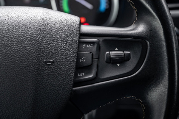Peugeot e-Expert Standard Pro 75 kWh Soh 92% I Camera I Parkeersensoren I Climate I Cruise I Head Up I CarPlay I Android