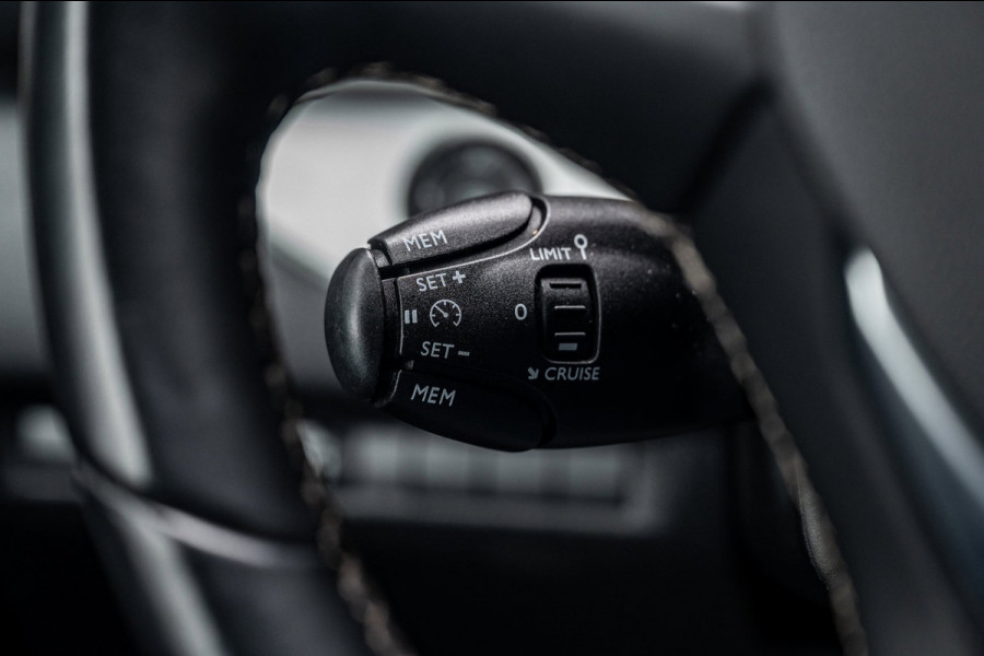 Peugeot e-Expert Standard Pro 75 kWh Soh 92% I Camera I Parkeersensoren I Climate I Cruise I Head Up I CarPlay I Android