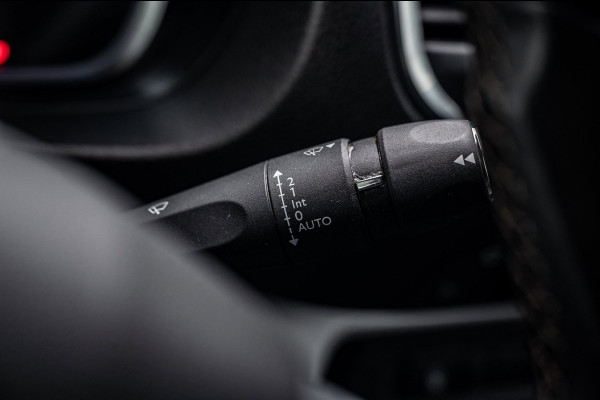 Peugeot e-Expert Standard Pro 75 kWh Soh 92% I Camera I Parkeersensoren I Climate I Cruise I Head Up I CarPlay I Android