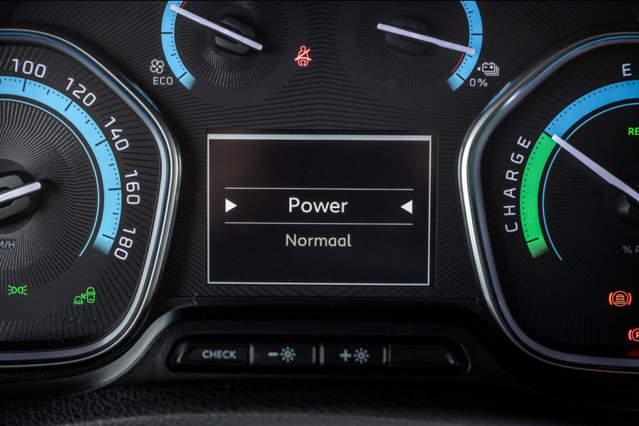 Peugeot e-Expert Standard Pro 75 kWh Soh 92% I Camera I Parkeersensoren I Climate I Cruise I Head Up I CarPlay I Android