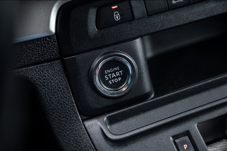 Peugeot e-Expert Standard Pro 75 kWh Soh 92% I Camera I Parkeersensoren I Climate I Cruise I Head Up I CarPlay I Android