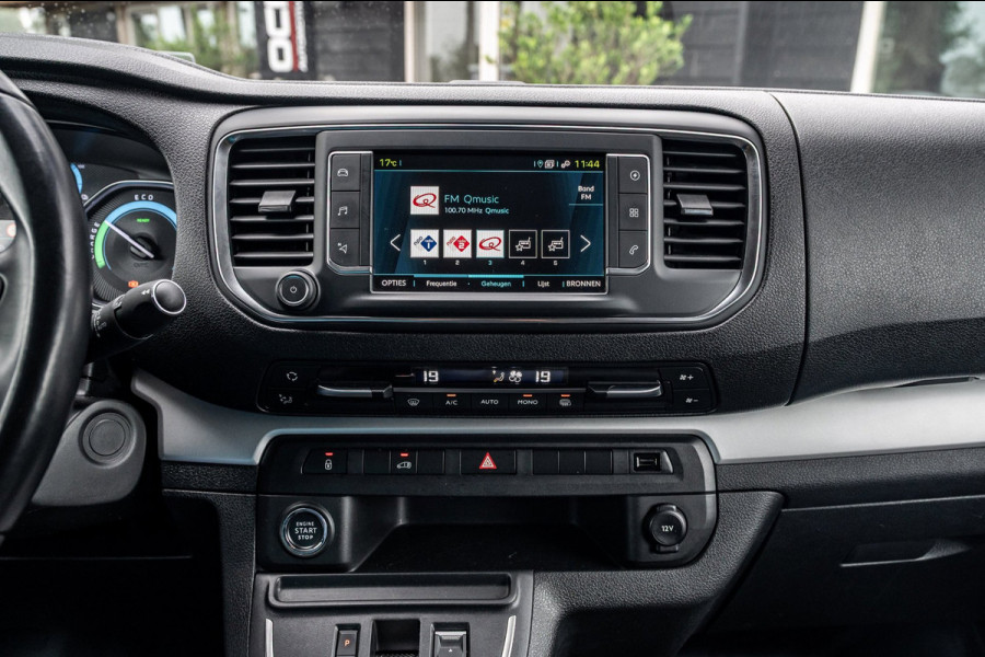 Peugeot e-Expert Standard Pro 75 kWh Soh 92% I Camera I Parkeersensoren I Climate I Cruise I Head Up I CarPlay I Android