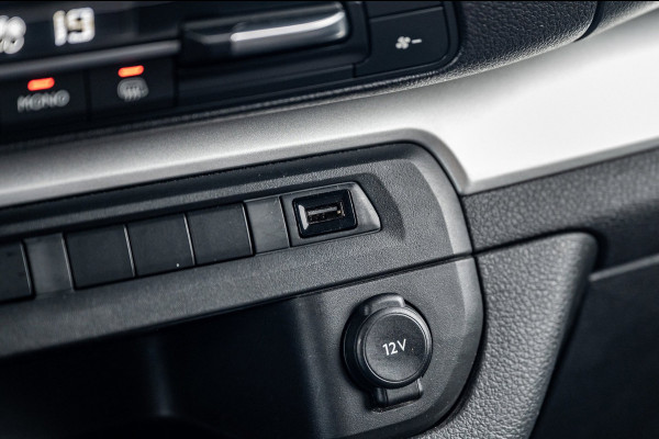 Peugeot e-Expert Standard Pro 75 kWh Soh 92% I Camera I Parkeersensoren I Climate I Cruise I Head Up I CarPlay I Android