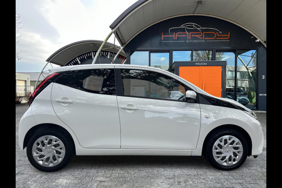 Toyota Aygo 1.0 VVT-i X-PLAY CAMERA Rijklaarprijs!