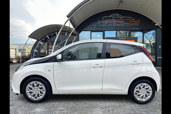Toyota Aygo 1.0 VVT-i X-PLAY CAMERA Rijklaarprijs!