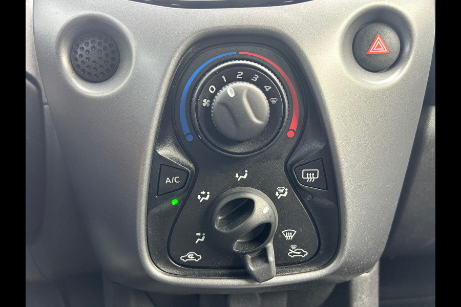 Toyota Aygo 1.0 VVT-i X-PLAY CAMERA Rijklaarprijs!