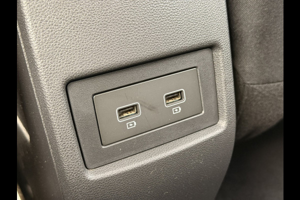 Dacia Duster 1.3 TCe Prestige Automaat Trekhaak CarPlay Camera DAB Cruise