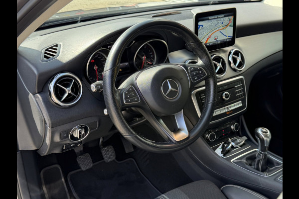 Mercedes-Benz GLA 180 Urban Sport - Navigatie I Airco I 1/2 Leder Sport interieur & Velgen I LED I Camera - PDC I