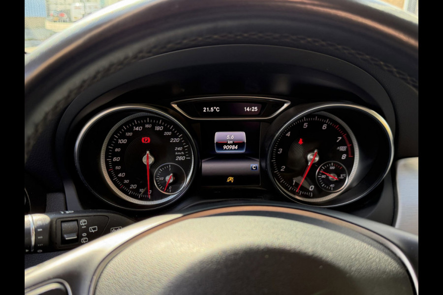 Mercedes-Benz GLA 180 Urban Sport - Navigatie I Airco I 1/2 Leder Sport interieur & Velgen I LED I Camera - PDC I