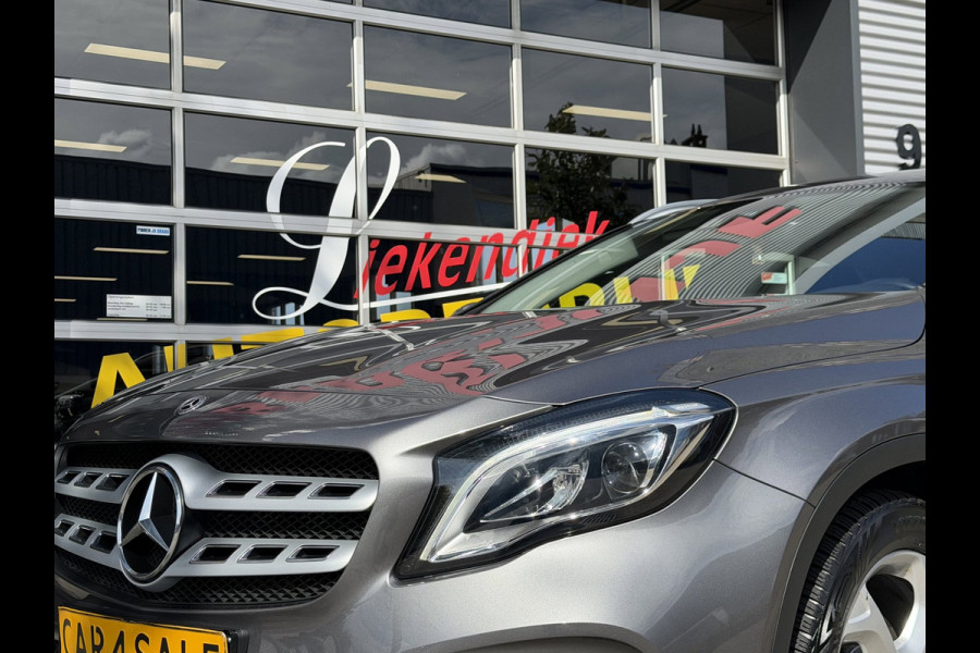 Mercedes-Benz GLA 180 Urban Sport - Navigatie I Airco I 1/2 Leder Sport interieur & Velgen I LED I Camera - PDC I