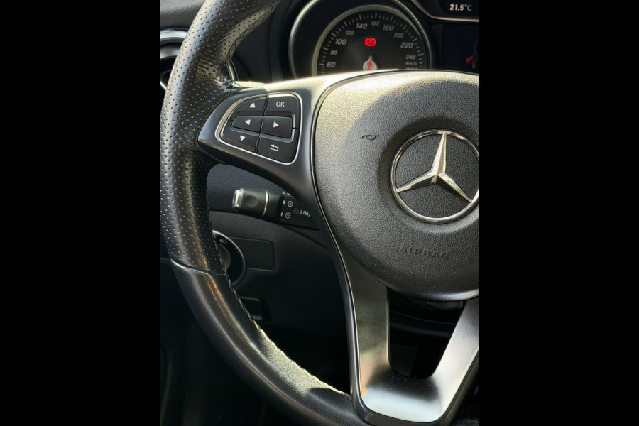 Mercedes-Benz GLA 180 Urban Sport - Navigatie I Airco I 1/2 Leder Sport interieur & Velgen I LED I Camera - PDC I
