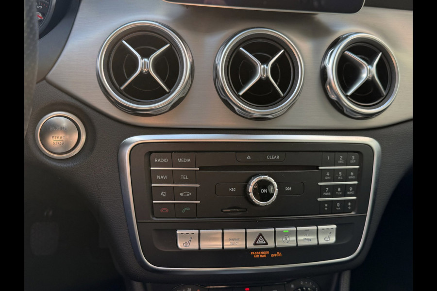 Mercedes-Benz GLA 180 Urban Sport - Navigatie I Airco I 1/2 Leder Sport interieur & Velgen I LED I Camera - PDC I
