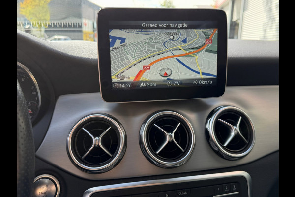 Mercedes-Benz GLA 180 Urban Sport - Navigatie I Airco I 1/2 Leder Sport interieur & Velgen I LED I Camera - PDC I