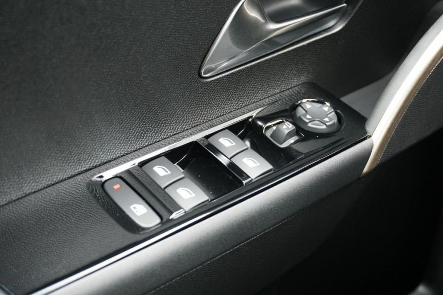 Lancia Ypsilon Edizione Limitata 51 kWh + 360° CAMERA / DODEHOEK / BEKLEDING FLUWEEL / SFEERVERLICHTING