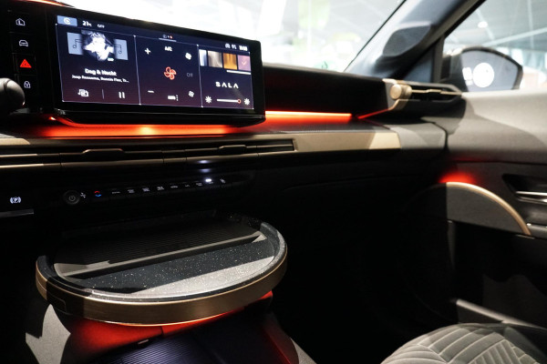Lancia Ypsilon Edizione Limitata 51 kWh + 360° CAMERA / DODEHOEK / BEKLEDING FLUWEEL / SFEERVERLICHTING