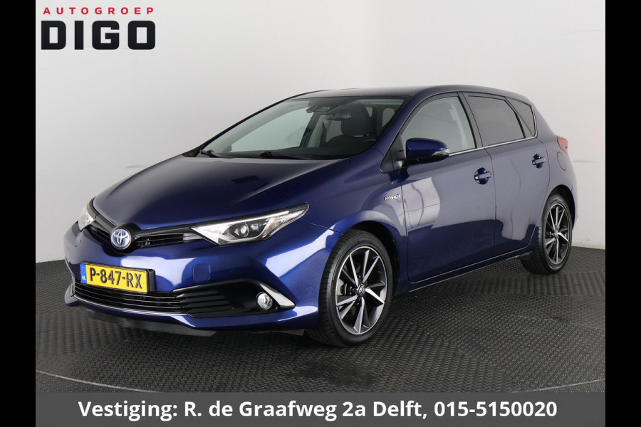 Toyota Auris 1.8 Hybrid Executive | Navigatie | Sportstoelen | Camera | Lichtmetalen velgen |