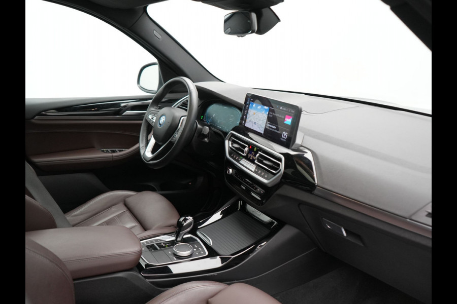 BMW X3 xDrive30e PHEV FACELIFT 293pk Dealer O.H | Trekhaak | Panodak | 360 Camera | Lederen Sportstoelen Verwarmd | Cruise Control | Apple Carplay | Virtual | Navigatie | DAB | 18"L.M | Plug In Hybrid |
