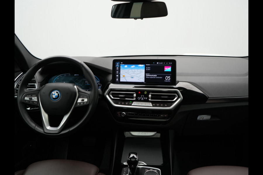 BMW X3 xDrive30e PHEV FACELIFT 293pk Dealer O.H | Trekhaak | Panodak | 360 Camera | Lederen Sportstoelen Verwarmd | Cruise Control | Apple Carplay | Virtual | Navigatie | DAB | 18"L.M | Plug In Hybrid |