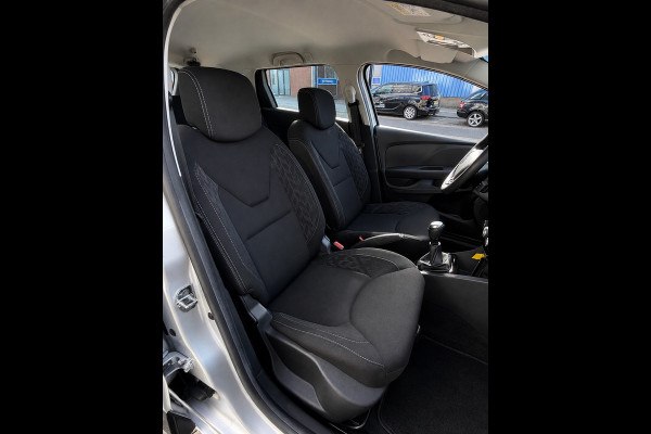 Renault Clio Estate 0.9 TCe Limited - Apple CarPlay / Navigatie I Airco I LED I Comfort pakket I 103.000 KM - Dealer onderhouden