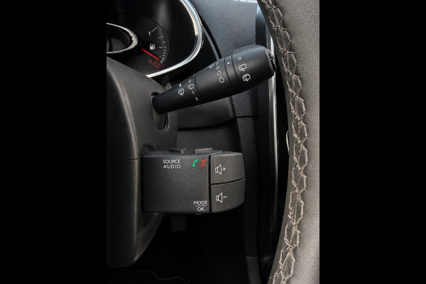 Renault Clio Estate 0.9 TCe Limited - Apple CarPlay / Navigatie I Airco I LED I Comfort pakket I 103.000 KM - Dealer onderhouden