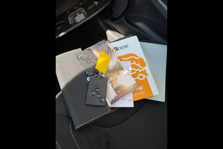 Renault Clio Estate 0.9 TCe Limited - Apple CarPlay / Navigatie I Airco I LED I Comfort pakket I 103.000 KM - Dealer onderhouden