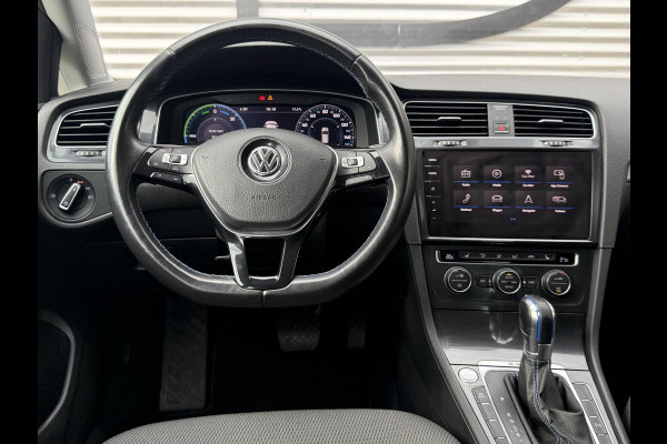 Volkswagen e-Golf e-Golf 2e Eigenaar|Navi|Camera|Virtual Cockpit|Carplay|Stoelverwarming|N.A.P|APK tot 01-2027