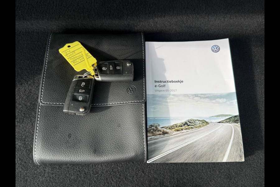 Volkswagen e-Golf e-Golf 2e Eigenaar|Navi|Camera|Virtual Cockpit|Carplay|Stoelverwarming|N.A.P|APK tot 01-2027