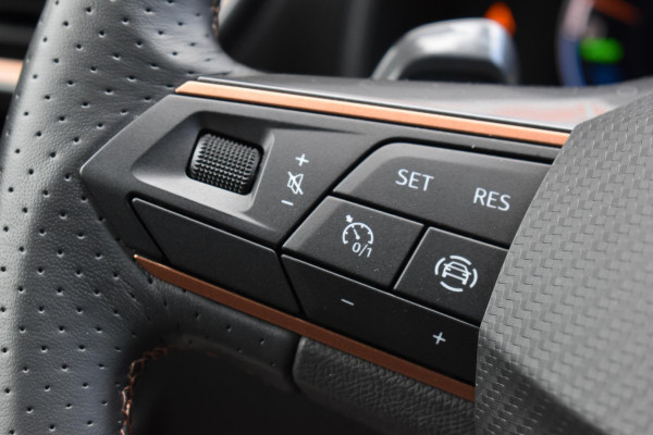 CUPRA Leon 1.4 e-Hybrid VZ Business Pano XLNavi
