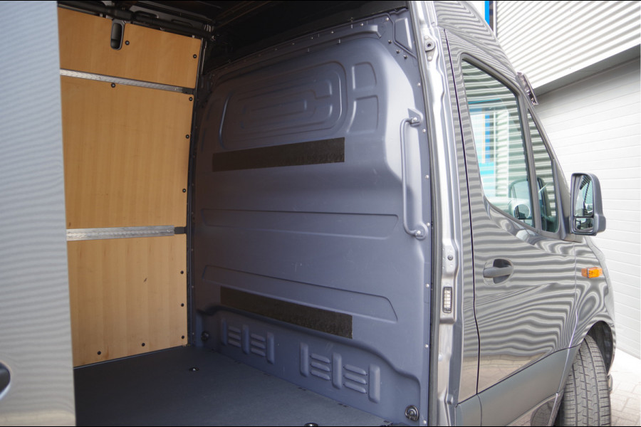 Mercedes-Benz Sprinter 317 1.9 CDI L2H2 3-ZITS, FACELIFT, AUT. LED, STOELVERWARMING, MBUX 10'', CAMERA, NAVI, CRUISE, CLIMA, PARKEERSENSOREN