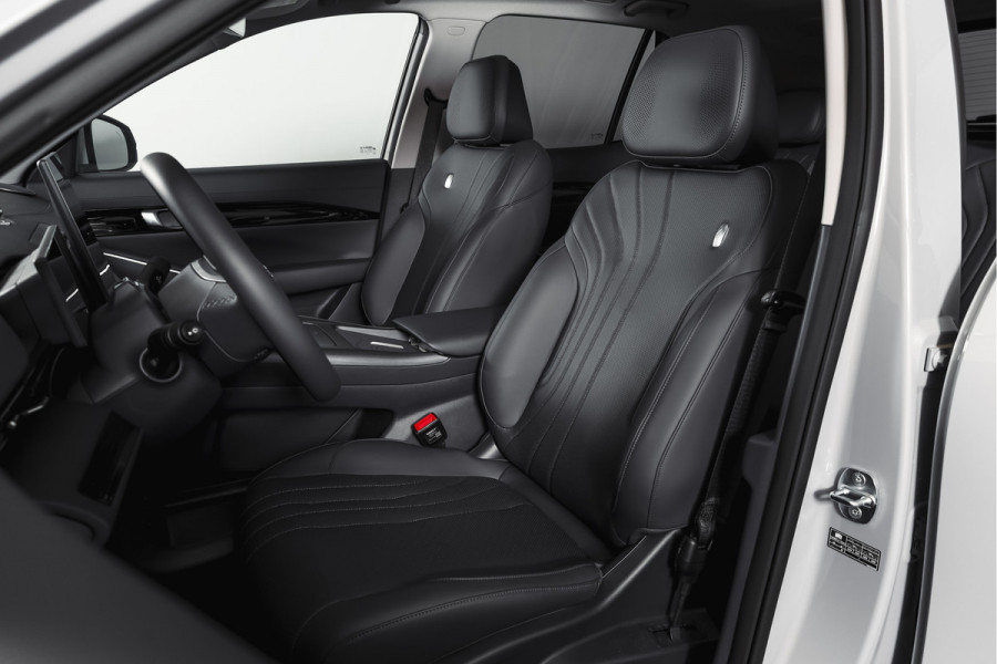 GEELY E5 Max+ 68 kWh | Pano | 360 Camera | V2L | Warmtepomp | HUD | Stoelverwarming & verkoeling | Massagestoelen+Memory | Elek. klep | Flyme |  | 19" | 2335