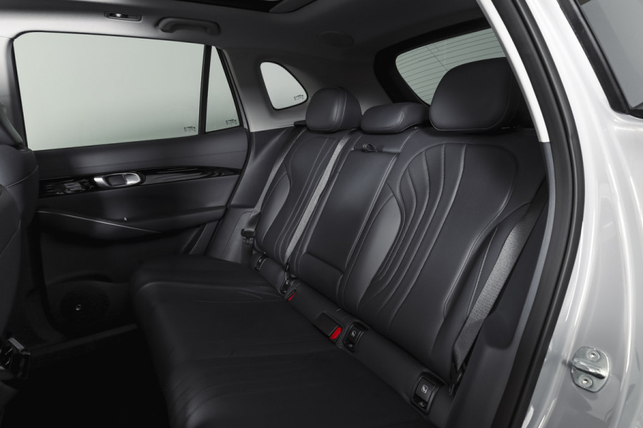 GEELY E5 Max+ 68 kWh | Pano | 360 Camera | V2L | Warmtepomp | HUD | Stoelverwarming & verkoeling | Massagestoelen+Memory | Elek. klep | Flyme |  | 19" | 2335