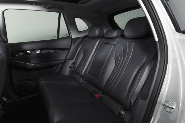 GEELY E5 Max+ 68 kWh | Pano | 360 Camera | V2L | Warmtepomp | HUD | Stoelverwarming & verkoeling | Massagestoelen+Memory | Elek. klep | Flyme |  | 19" | 2335