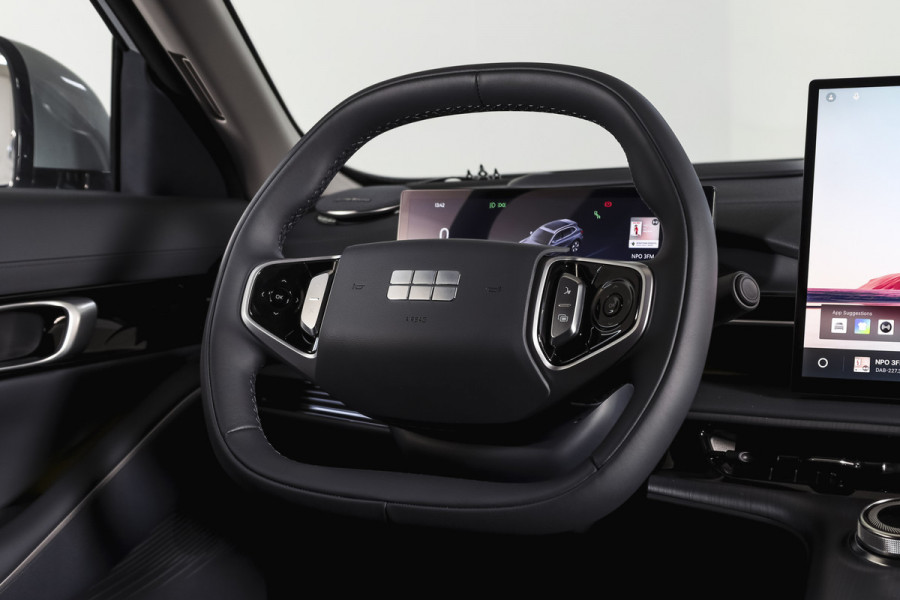 GEELY E5 Max+ 68 kWh | Pano | 360 Camera | V2L | Warmtepomp | HUD | Stoelverwarming & verkoeling | Massagestoelen+Memory | Elek. klep | Flyme |  | 19" | 2335