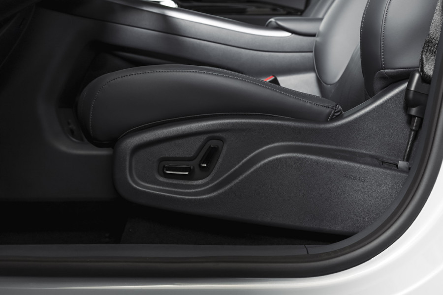 GEELY E5 Max+ 68 kWh | Pano | 360 Camera | V2L | Warmtepomp | HUD | Stoelverwarming & verkoeling | Massagestoelen+Memory | Elek. klep | Flyme |  | 19" | 2335