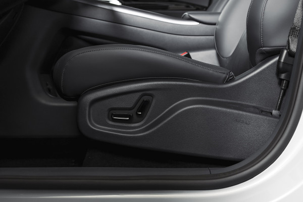 GEELY E5 Max+ 68 kWh | Pano | 360 Camera | V2L | Warmtepomp | HUD | Stoelverwarming & verkoeling | Massagestoelen+Memory | Elek. klep | Flyme |  | 19" | 2335