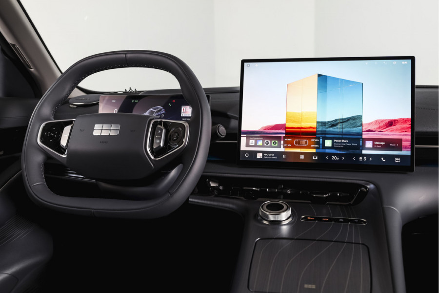 GEELY E5 Max+ 68 kWh | Pano | 360 Camera | V2L | Warmtepomp | HUD | Stoelverwarming & verkoeling | Massagestoelen+Memory | Elek. klep | Flyme |  | 19" | 2335