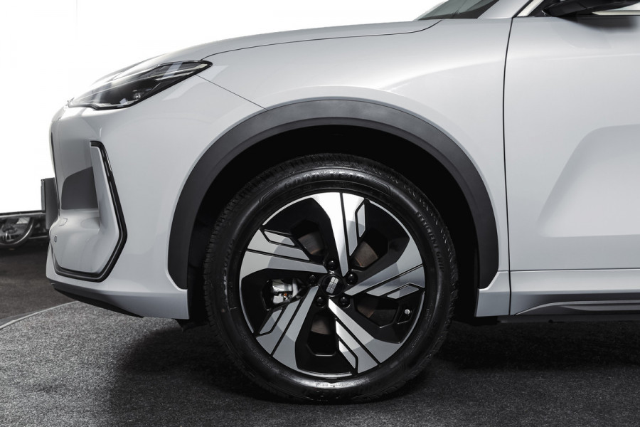 GEELY E5 Max+ 68 kWh | Pano | 360 Camera | V2L | Warmtepomp | HUD | Stoelverwarming & verkoeling | Massagestoelen+Memory | Elek. klep | Flyme |  | 19" | 2335