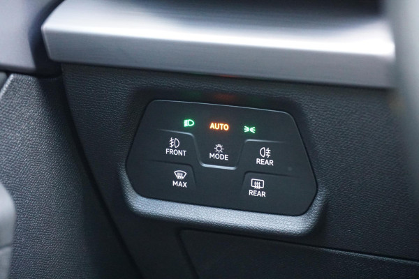 Seat Leon Sportstourer 1.5 eTSI FR Business Intense * DEALER ONDERHOUDEN * + CAMERA / KEYLESS / ELEK. TREKHAAK / STUURWIELVERWARMING