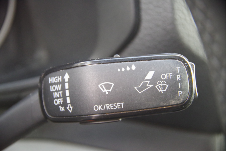 Volkswagen Crafter 35 2.0 TDI L3H2(L2H1) DC 6P, 140PK AUT. CRUISE, LEDER, TREKHAAK, CAMERA, NAVI, AIRCO, APPLE CARPLAY/ANDROID AUTO, DUBBELE CABINE
