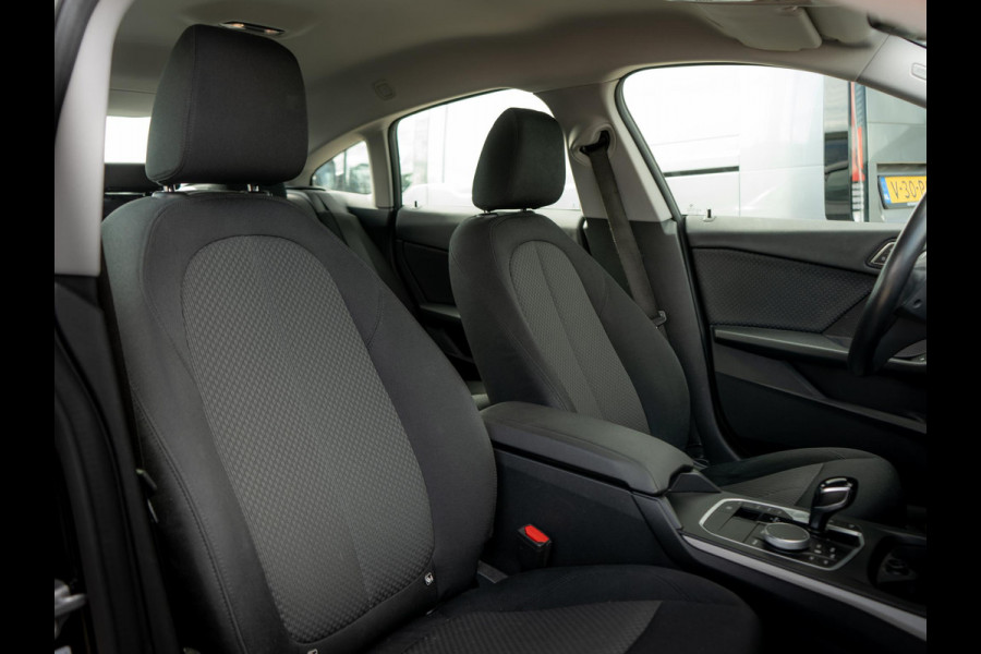 BMW 2 Serie Gran Coupé 218i Executive Edition LED | Navigatie | Carplay