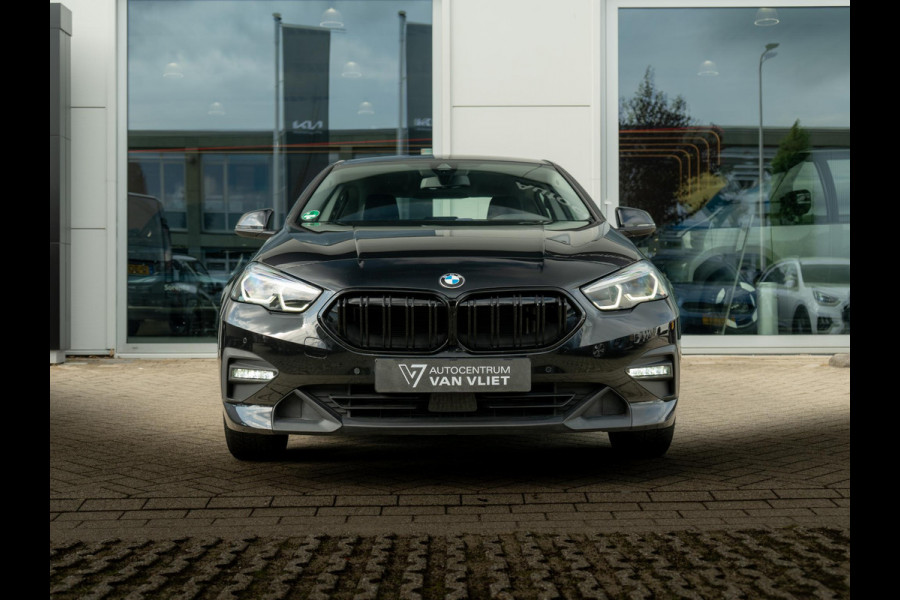 BMW 2 Serie Gran Coupé 218i Executive Edition LED | Navigatie | Carplay