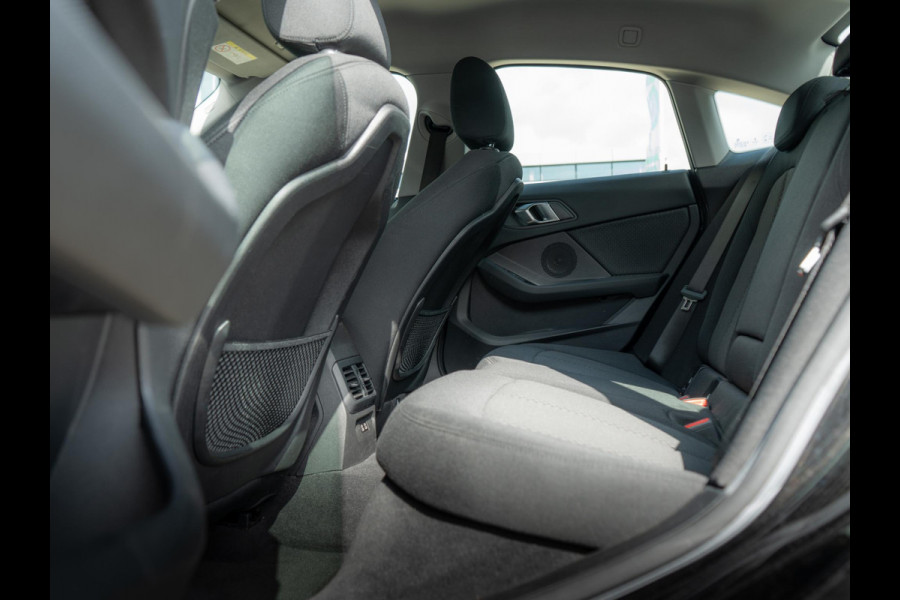 BMW 2 Serie Gran Coupé 218i Executive Edition LED | Navigatie | Carplay