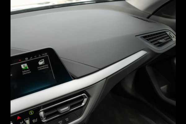 BMW 2 Serie Gran Coupé 218i Executive Edition LED | Navigatie | Carplay