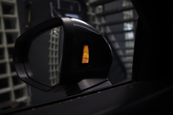 Audi Q3 35 TFSI 3x S-line VIRTUAL-CAMERA-TREKHAAK-LED-20''